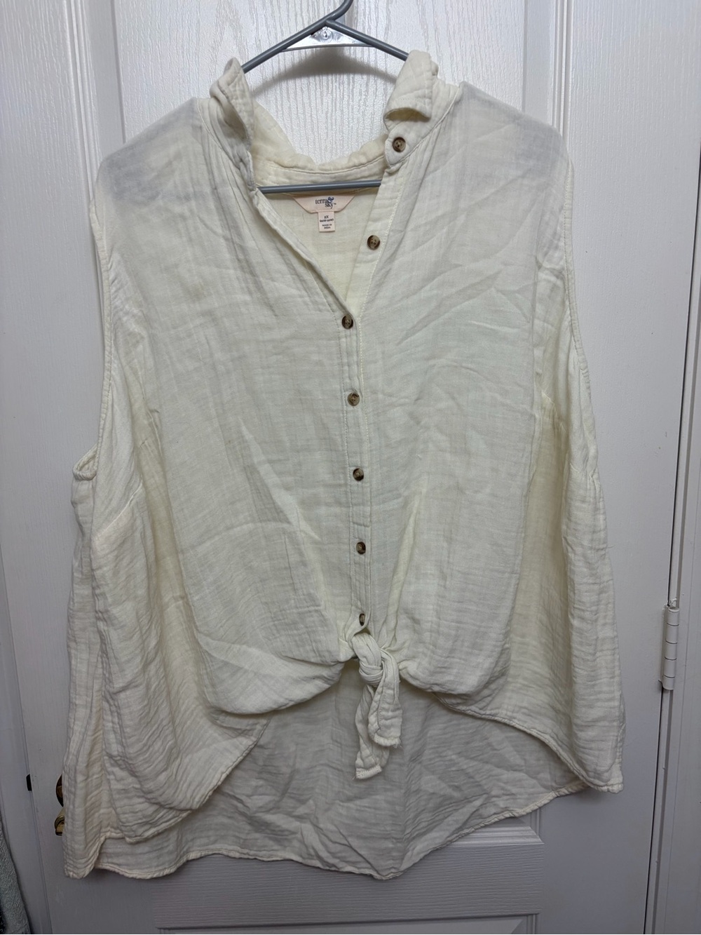 Terra & Sky Ivory Button-Front Tie Hem Gauze Top